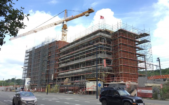 Le 1er immeuble de bureaux boulevard Cauchy prend forme