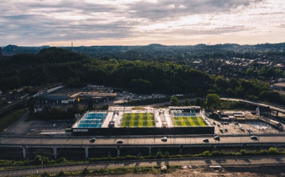 Nouvelles vues aériennes du Décathlon de Charleroi